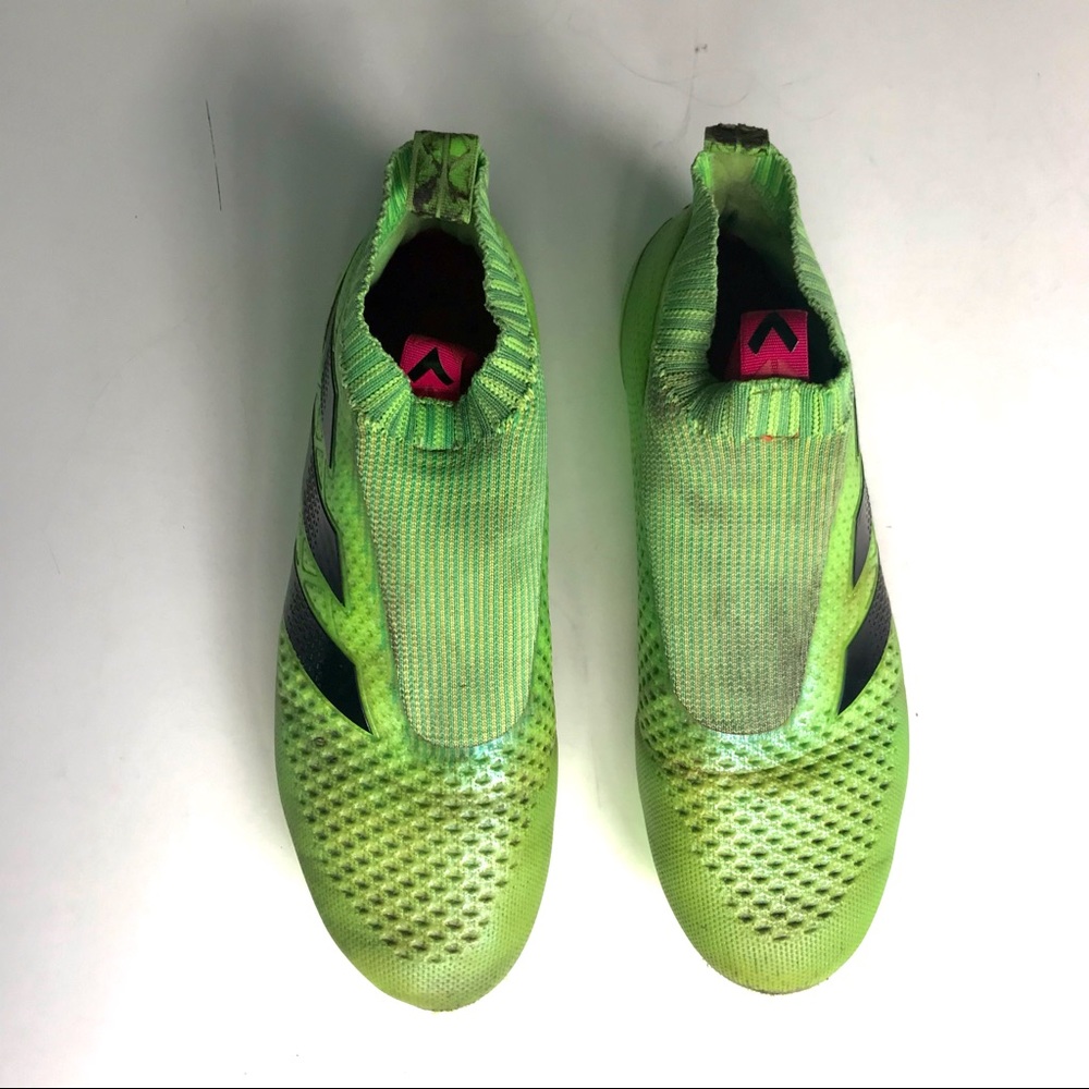Soccer cleats